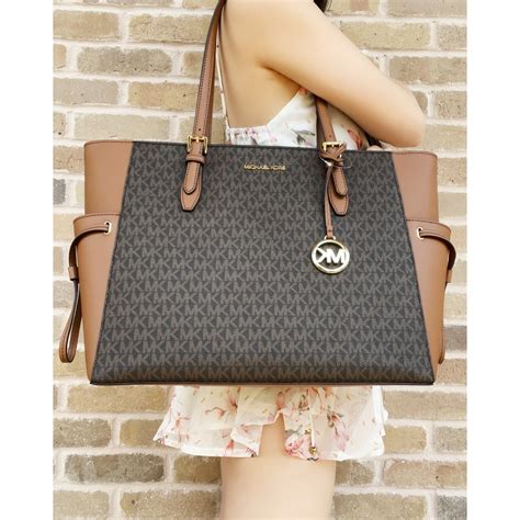 michael kors gilly large jet set|michael kors gilly tote.